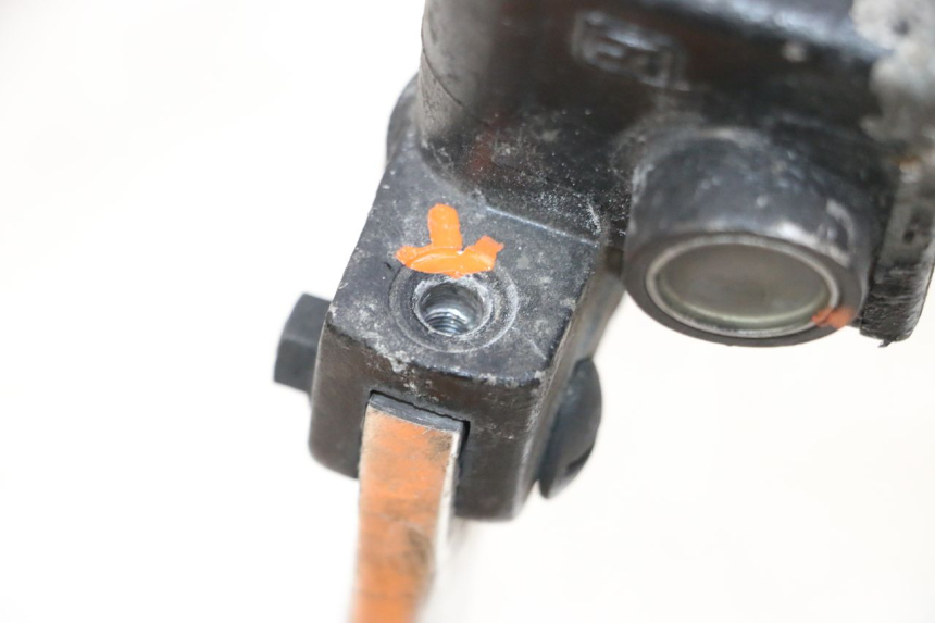 photo de CILINDRO MESTRE DO FREIO TRASEIRO PIAGGIO VESPA GTS SUPER IE 125 (2009 - 2016) - Outro ângulo de visão