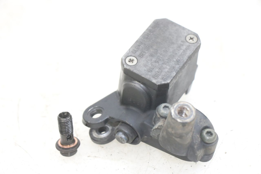 photo de CILINDRO MESTRE DO FREIO TRASEIRO YAMAHA X-MAX XMAX 250 (2006 - 2009) - Ampliação técnica
