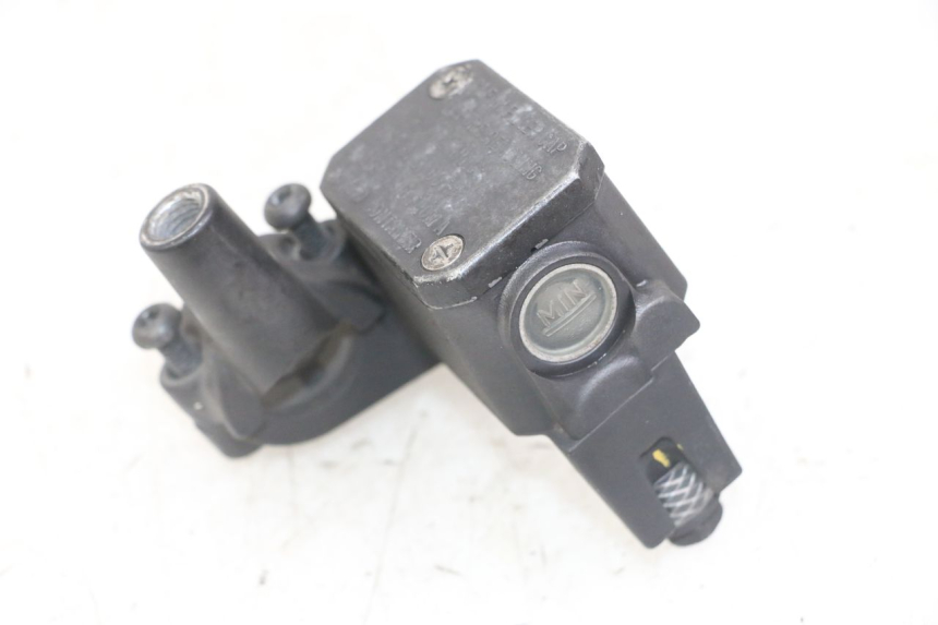 photo de CILINDRO MESTRE DO FREIO TRASEIRO YAMAHA X-MAX XMAX 125 (2010 - 2013) - Zoom do estado de desgaste