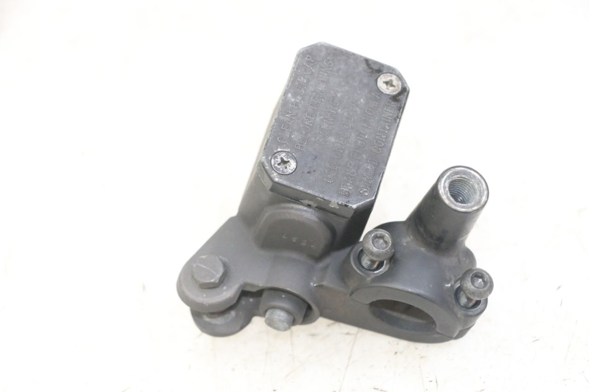 photo de CILINDRO MESTRE DO FREIO TRASEIRO YAMAHA X-MAX XMAX 125 (2010 - 2013) - Ampliação técnica