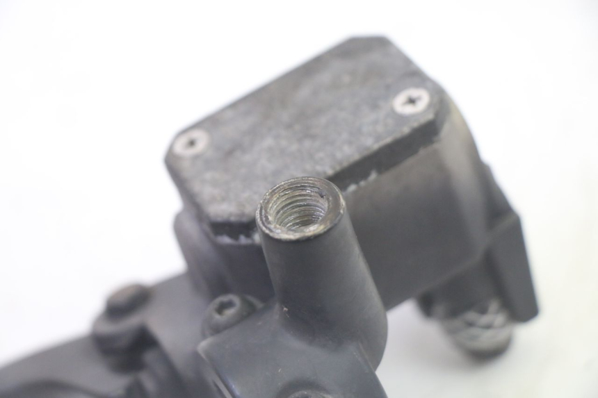 photo de CILINDRO MESTRE DO FREIO TRASEIRO YAMAHA X-MAX XMAX 125 (2010 - 2013) - Outro ângulo de visão