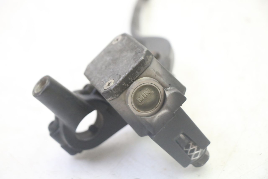 photo de CILINDRO MESTRE DO FREIO TRASEIRO YAMAHA X-MAX XMAX 125 (2010 - 2013) - Pontos de fixação