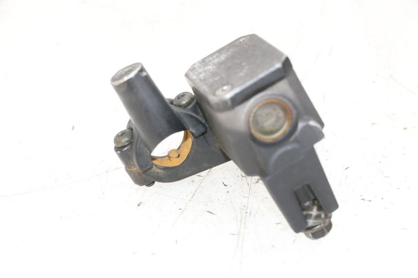 photo de CILINDRO MESTRE DO FREIO TRASEIRO YAMAHA XMAX X-MAX 125 (2006 - 2009) - Ampliação técnica