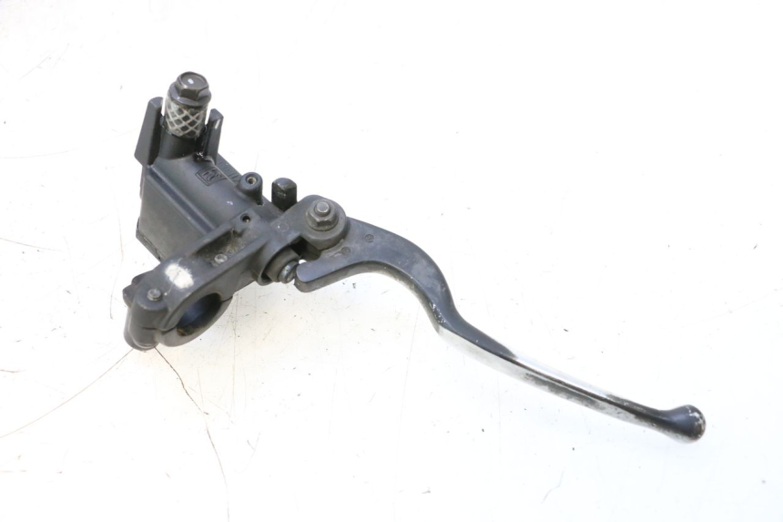 photo de CILINDRO MESTRE DO FREIO TRASEIRO YAMAHA X-MAX XMAX 125 (2010 - 2013) - Pontos de fixação