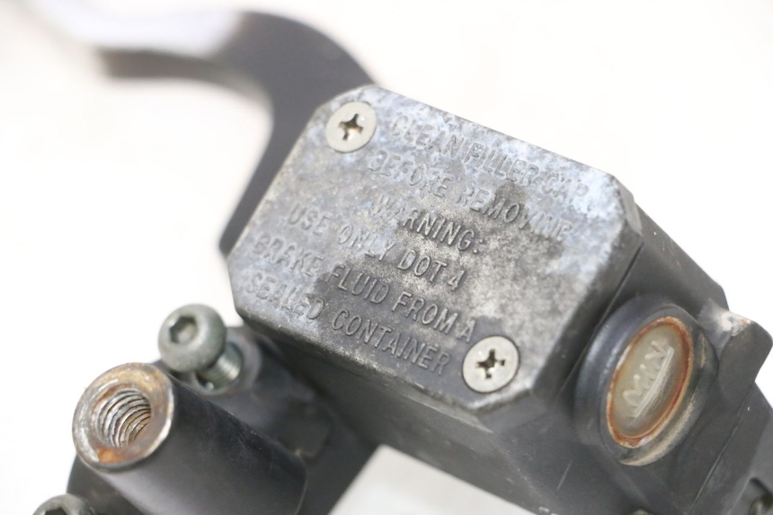 photo de CILINDRO MESTRE DO FREIO TRASEIRO YAMAHA XMAX X-MAX 125 (2006 - 2009) - Ampliação dos componentes