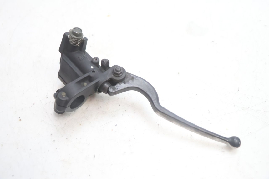 photo de CILINDRO MESTRE DO FREIO TRASEIRO YAMAHA XMAX X-MAX 125 (2006 - 2009) - Estado da superfície
