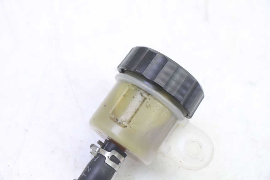 photo de CILINDRO MESTRE DO FREIO TRASEIRO YAMAHA XJ6 ABS 600 (2008 - 2016) - Zoom do estado de desgaste