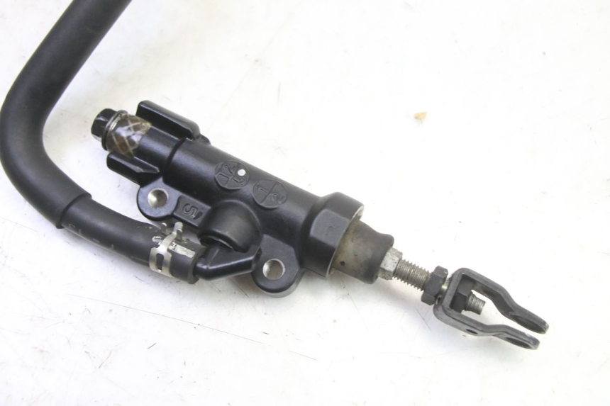 photo de CILINDRO MESTRE DO FREIO TRASEIRO YAMAHA XJ6 ABS 600 (2008 - 2016) - Pontos de fixação
