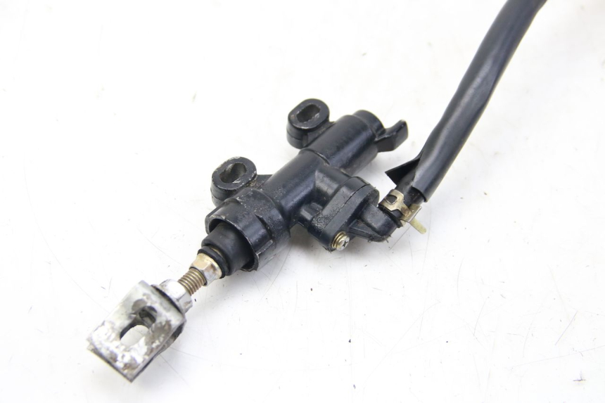 photo de CILINDRO MESTRE DO FREIO TRASEIRO PEUGEOT XP6 50 (1997 - 2003) - Detalhe da peça