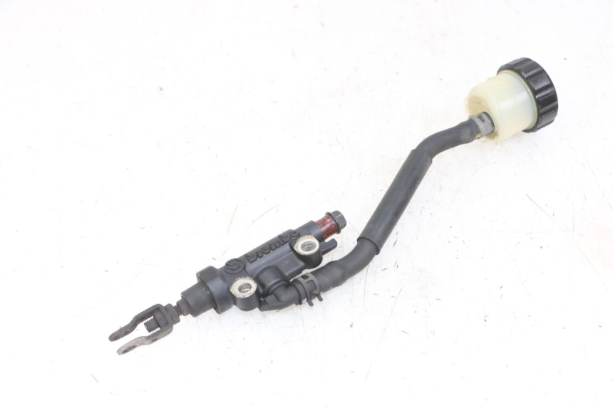 photo de CILINDRO MESTRE DO FREIO TRASEIRO YAMAHA FZS FAZER 600 (2001 - 2003) - Ampliação técnica