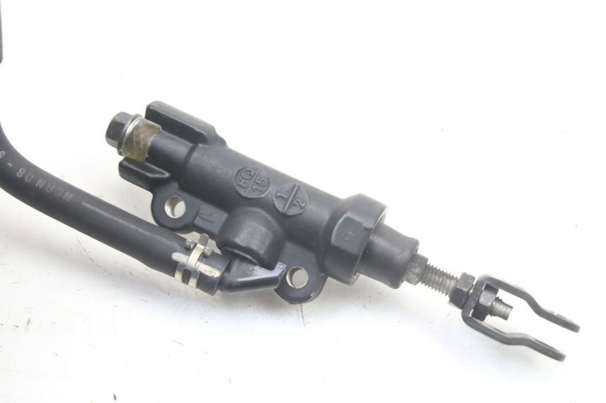 photo de CILINDRO MESTRE DO FREIO TRASEIRO YAMAHA XJ6 600 (2008 - 2016) - Pontos de fixação