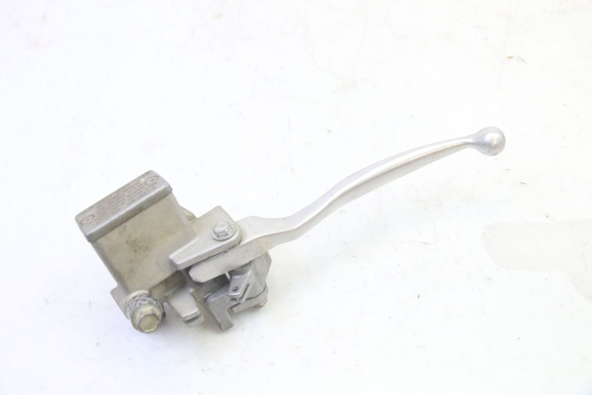 photo de CILINDRO MESTRE DO FREIO TRASEIRO YAMAHA YFM GRIZZLY 550 (2008 - 2015) - Outro ângulo de visão
