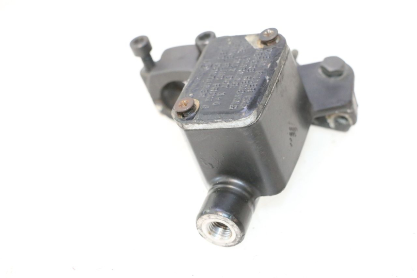 photo de CILINDRO MESTRE DO FREIO TRASEIRO YAMAHA YP MAJESTY 125 (2007 - 2010) - Pontos de fixação
