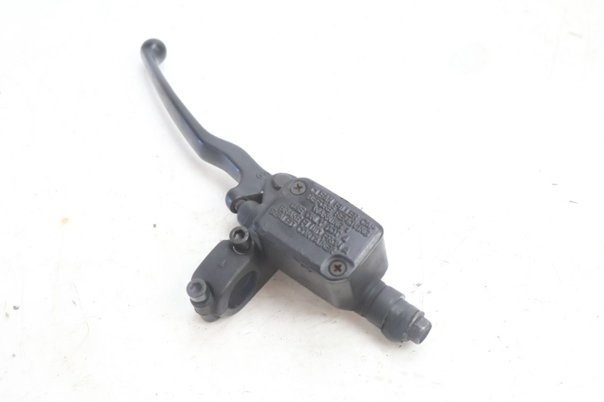 photo de CILINDRO MESTRE DO FREIO TRASEIRO YAMAHA YP MAJESTY 125 (2007 - 2010) - Pontos de fixação