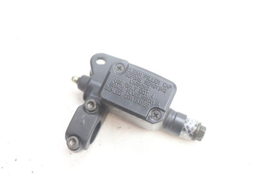 photo de CILINDRO MESTRE DO FREIO TRASEIRO YAMAHA YP MAJESTY 125 (2002 - 2006) - Detalhe da peça