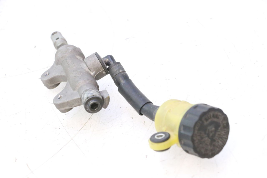 photo de CILINDRO MESTRE DE FREIO TRASEIRO YAMAHA YZF R6 600 (2008 - 2009) - Zoom do estado de desgaste