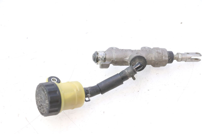 photo de CILINDRO MESTRE DE FREIO TRASEIRO YAMAHA YZF R6 600 (2008 - 2009) - Outro ângulo de visão