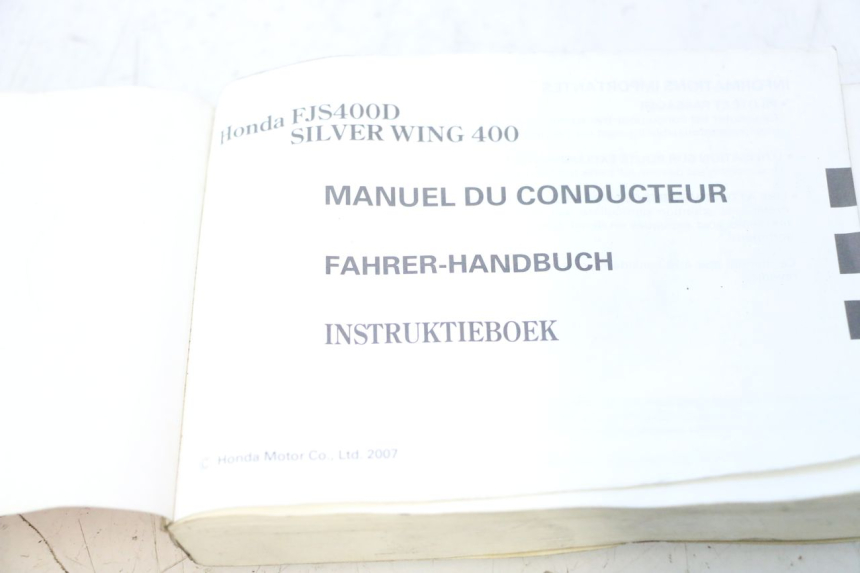 photo de MANUAL DO UTILIZADOR HONDA FJS SILVER WING SILVERWING 400 (2005 - 2008) - Outro ângulo de visão