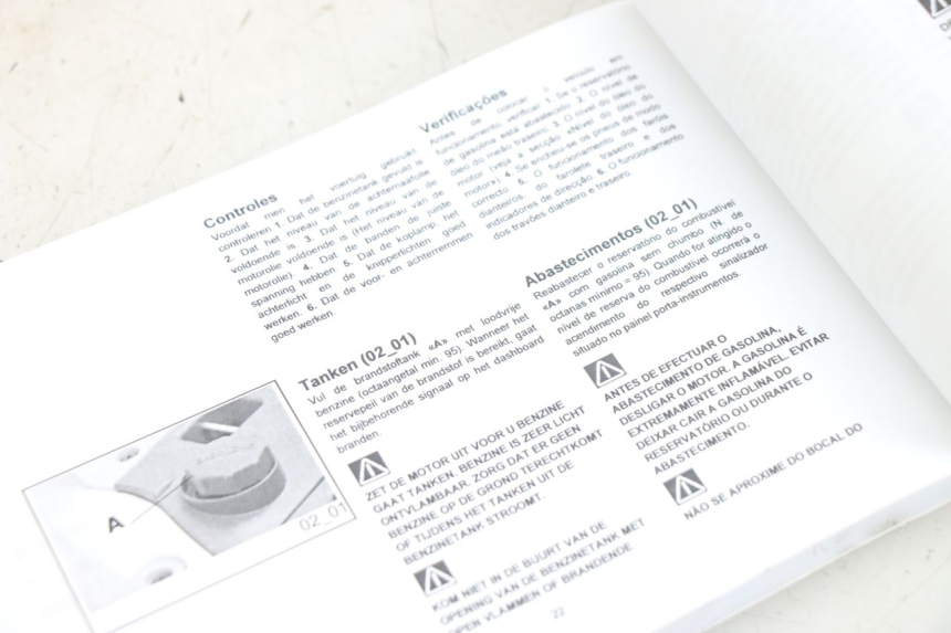photo de MANUAL DO UTILIZADOR PIAGGIO FLY 125 (2005 - 2012) - Vista geral