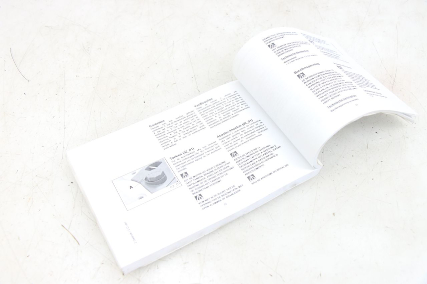 photo de MANUAL DO UTILIZADOR PIAGGIO FLY 125 (2005 - 2012) - Pontos de fixação