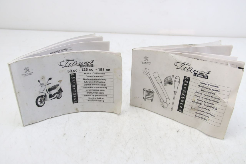 photo de MANUAL DO UTILIZADOR PEUGEOT TWEET 4T 50 (2010 - 2014) - Vista principal