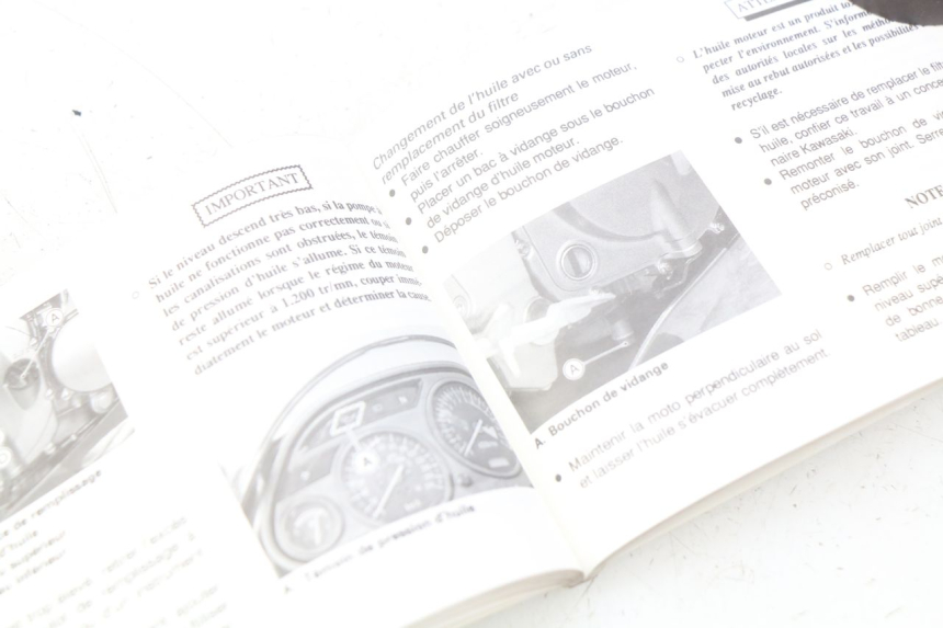 photo de MANUAL DO UTILIZADOR KAWASAKI ZZR 600 (1995 - 2004) - Detalhe da peça