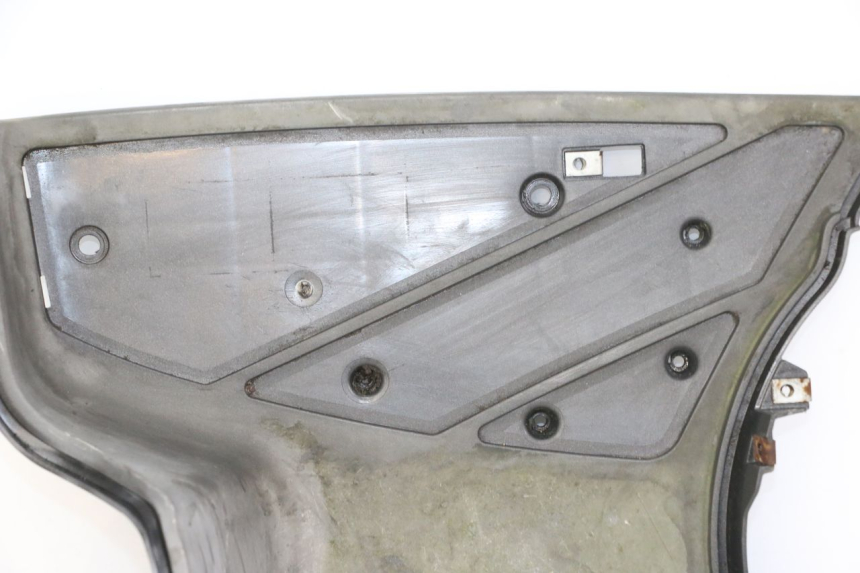 photo de ESTRIBO APRILIA SR MOTARD 50 (2012 - 2018) - Pontos de fixação