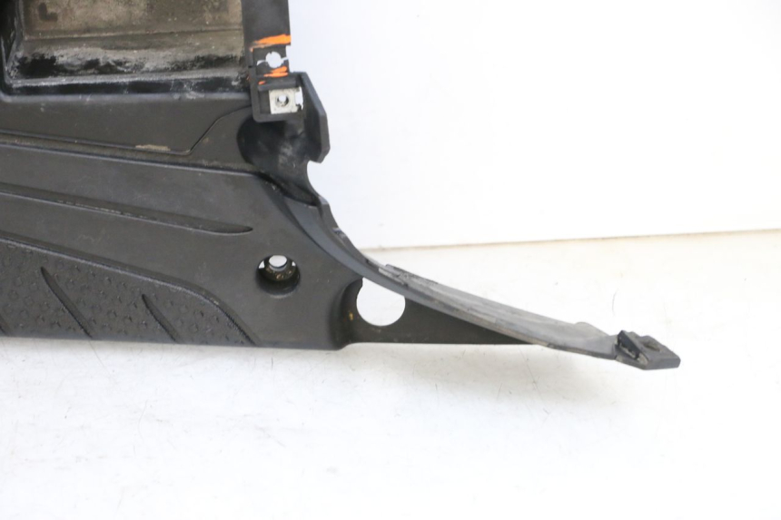 photo de ESTRIBO MBK BOOSTER SPIRIT 50 (2004 - 2017) - Detalhe da peça