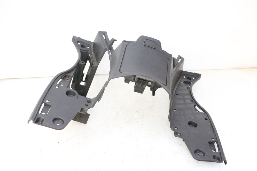 photo de ESTRIBO SUZUKI BURGMAN 125 (2007 - 2014) - Pontos de fixação