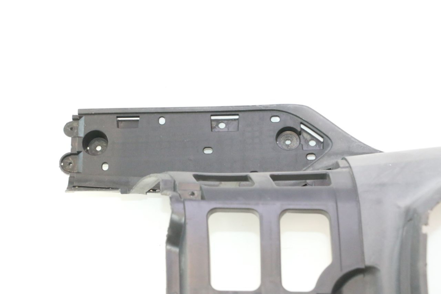 photo de APOIO PARA OS PÉS SUZUKI BURGMAN EXECUTIVE ABS 650 (2006 - 2012) - Zoom de qualidade