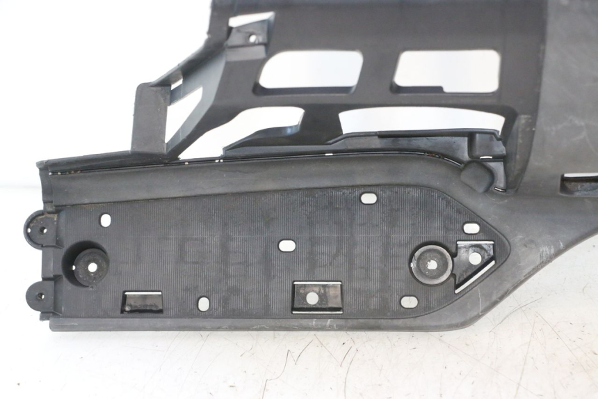 photo de APOIO PARA OS PÉS SUZUKI BURGMAN EXECUTIVE ABS 650 (2006 - 2012) - Detalhe da peça