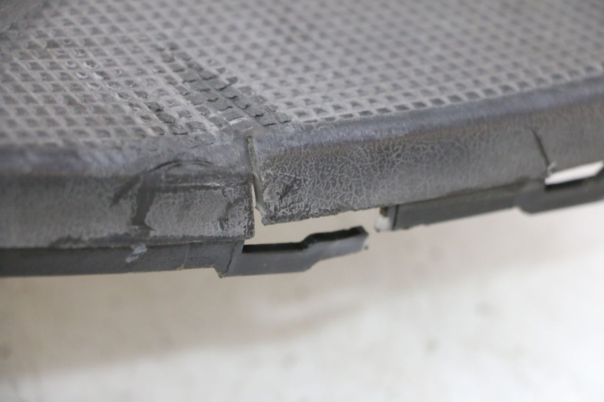 photo de ESTRIBO YAMAHA CYGNUS X INJECTION 125 (2007 - 2013) - Detalhe da peça