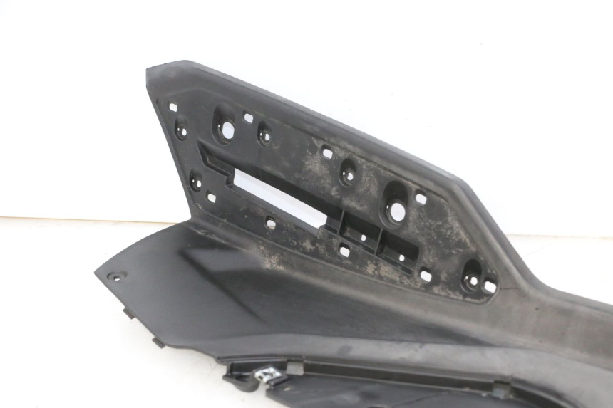 photo de ESTRIBO DIREITO QUADRO 4 4D 350 (2015 - 2018) - Pontos de fixação