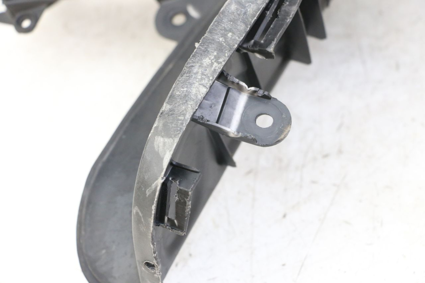 photo de ESTRIBO DIREITO KYMCO GRAND DINK 125 (2008 - 2014) - Pontos de fixação