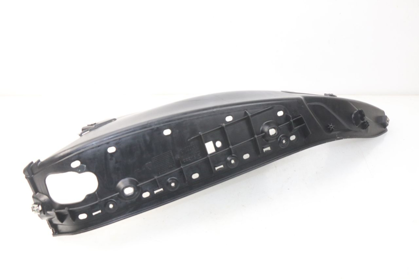 photo de ESTRIBO DIREITO PIAGGIO MP3 HPE 500 (2019 - 2022) - Zoom do estado de desgaste