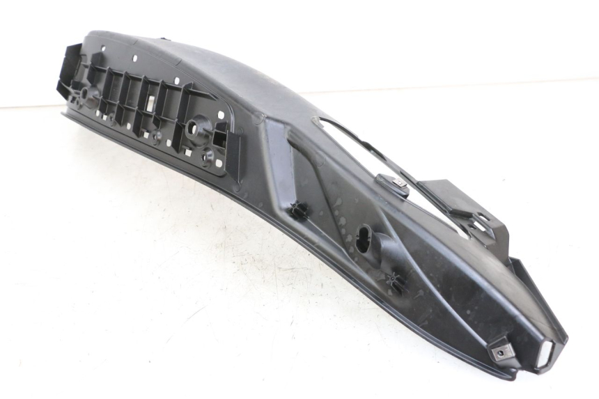 photo de ESTRIBO DIREITO PIAGGIO MP3 HPE 350 (2018 - 2020) - Zoom do estado de desgaste