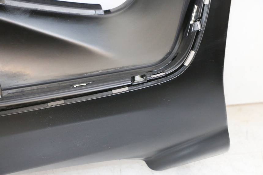 photo de ESTRIBO DIREITO PIAGGIO MP3 HPE 300 (2019 - 2026) - Detalhes característicos