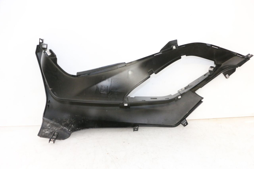 photo de ESTRIBO DIREITO PIAGGIO MP3 HPE 300 (2019 - 2026) - Zoom do estado de desgaste