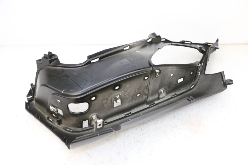 photo de ESTRIBO DIREITO PIAGGIO MP3 HPE 300 (2019 - 2026) - Ampliação técnica