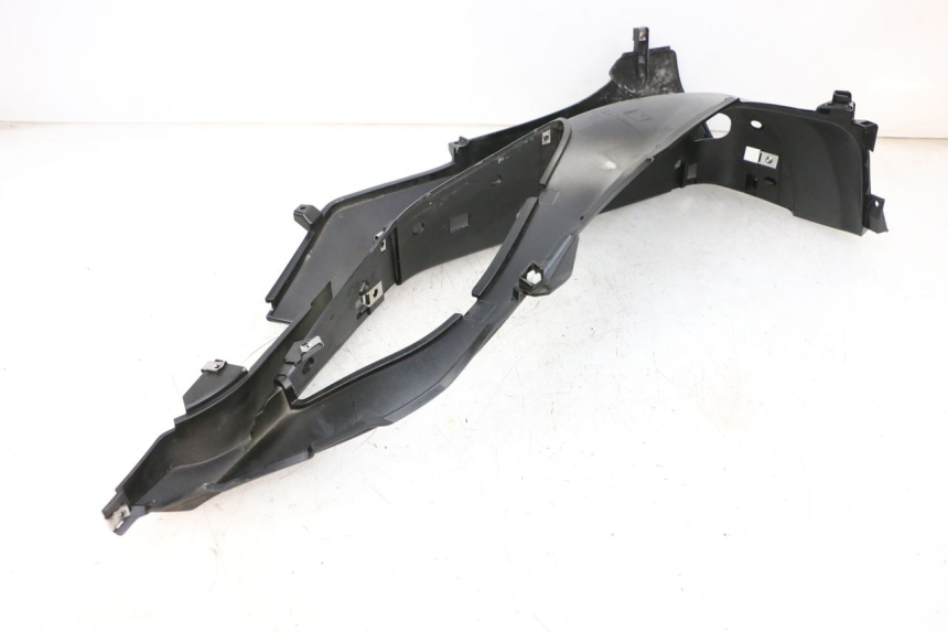photo de ESTRIBO DIREITO PIAGGIO MP3 HPE 300 (2019 - 2026) - Pontos de fixação