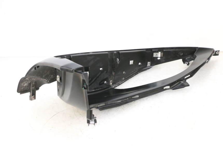 photo de ESTRIBO DIREITO PIAGGIO MP3 HPE 300 (2019 - 2026) - Peça verificada