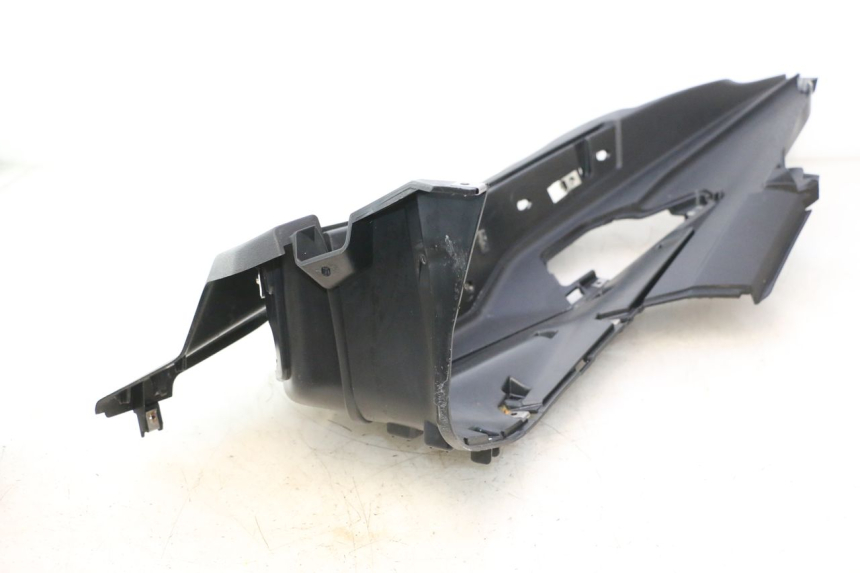 photo de PEDALEIRA DIREITA PIAGGIO MP3 HPE 530 (2022 - 2026) - Detalhes característicos