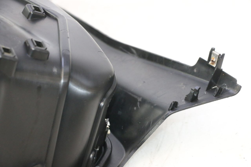 photo de PEDALEIRA DIREITA PIAGGIO MP3 HPE 530 (2022 - 2026) - Vista geral