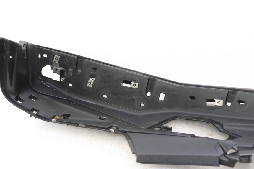 photo de PEDALEIRA DIREITA PIAGGIO MP3 HPE 530 (2022 - 2026) - Peça verificada