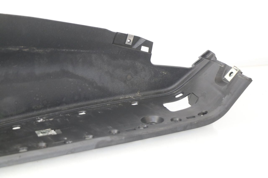 photo de ESTRIBO DIREITO PIAGGIO MP3 LT 300 (2010 - 2016) - Pontos de fixação