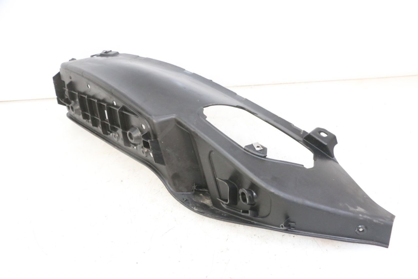 photo de ESTRIBO DIREITO PIAGGIO MP3 LT 300 (2010 - 2016) - Zoom do estado de desgaste
