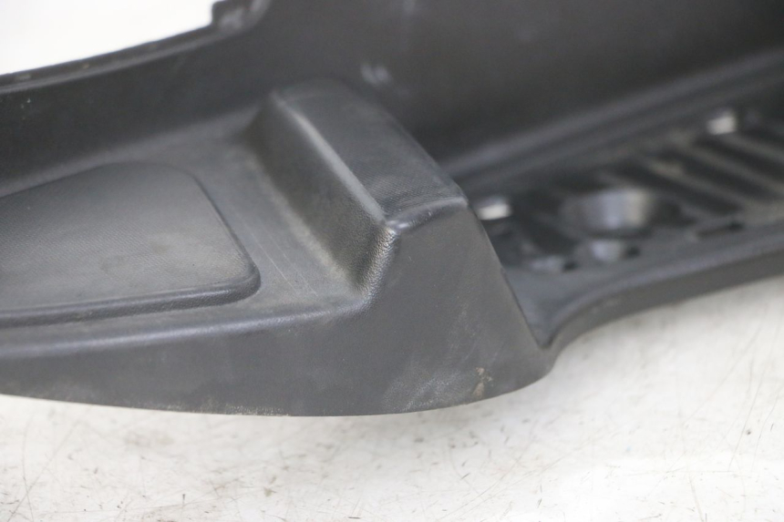 photo de ESTRIBO DIREITO PIAGGIO MP3 LT 300 (2010 - 2016) - Pontos de fixação