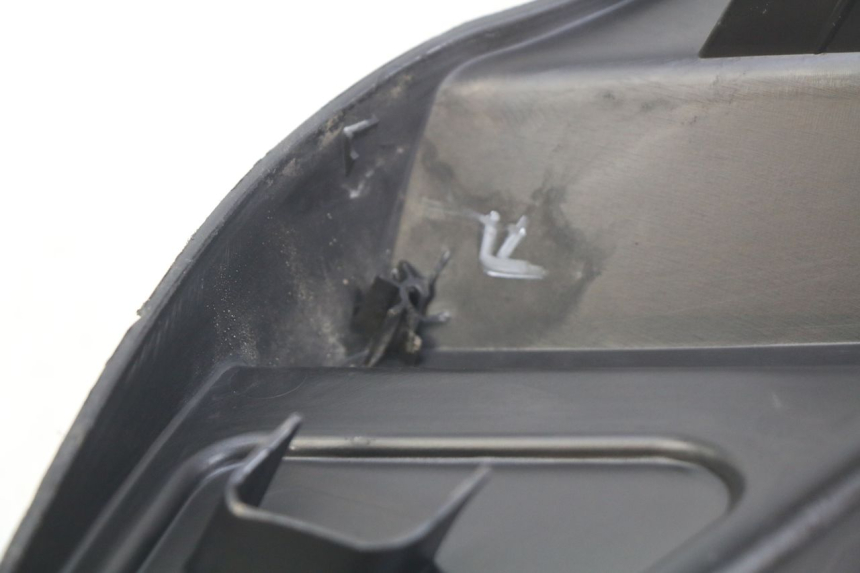photo de ESTRIBO DIREITO PIAGGIO MP3 125 (2006 - 2014) - Detalhe da peça