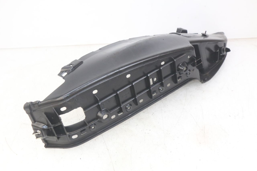 photo de ESTRIBO DIREITO PIAGGIO MP3 RL 250 (2006 - 2010) - Detalhe da peça