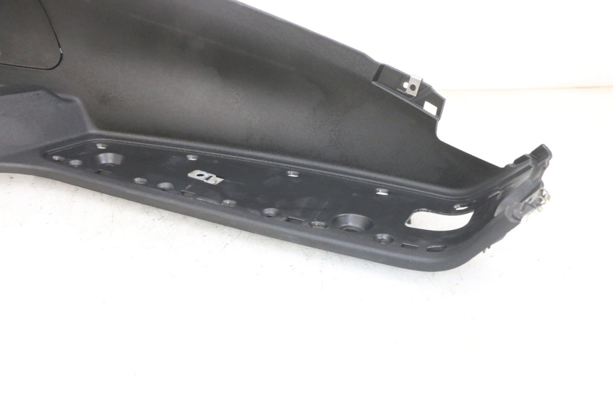 photo de ESTRIBO DIREITO PIAGGIO MP3 RL 250 (2006 - 2010) - Peça verificada